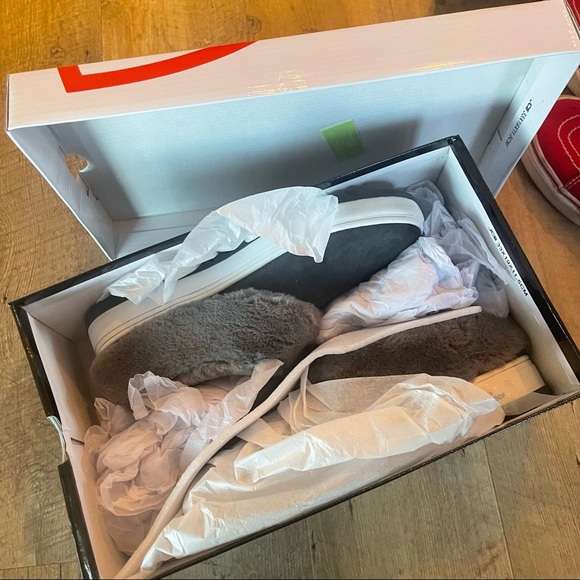 NWT Blondo Suri Waterproof Suede Slip-on Sneaker - Picture 7 of 7